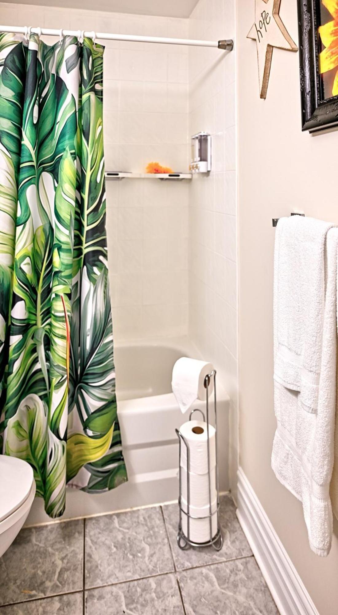Welcome Home! Acores Bed & Breakfast Торонто Номер фото
